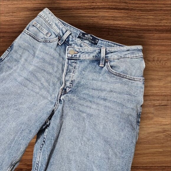 Hollister Assymetrical Button Light Wash Blue Jeans - Picture 2 of 6